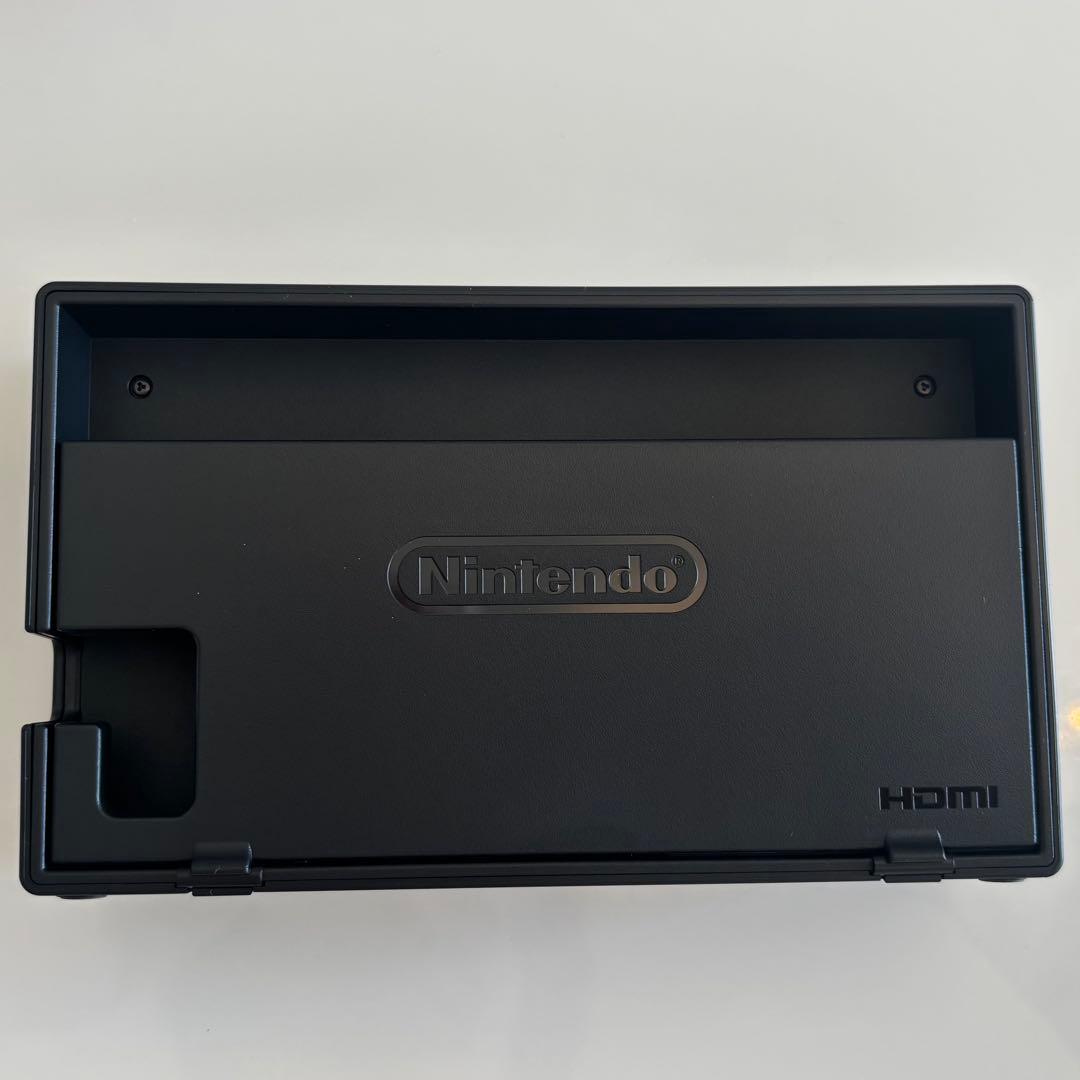 L*m様 Nintendo Switch 本体 保護フィルム付き　携帯用ケース付