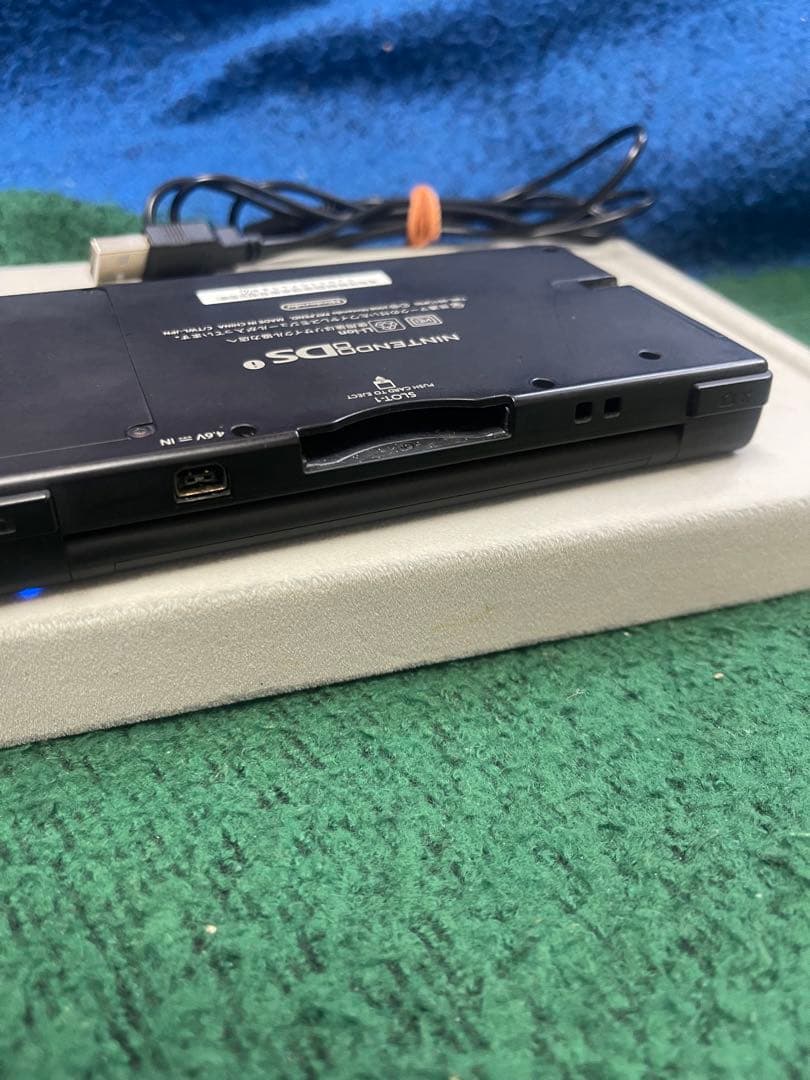 Nintendo DSi ブラック 本体 USB充電ケーブル付き