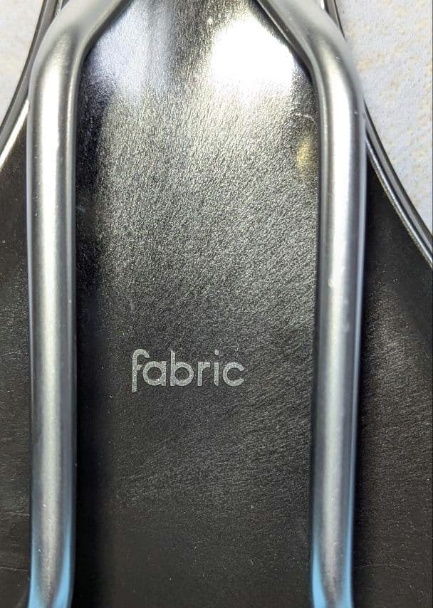fabric line-s elite flat クロモリレール　サドル