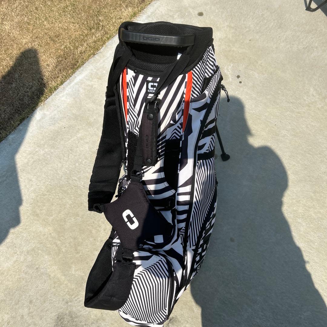 【激安特価】オジオ　ogio スタンド式キャディバッグ　超軽量ゼブラ柄