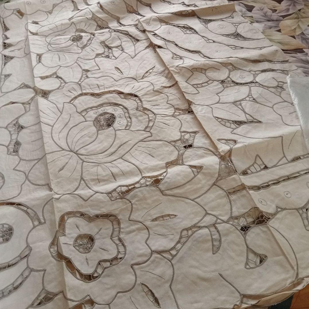 花柄刺繍アンティーク テーブルクロス ♥2ｍ以上の かなり大きめサイズ