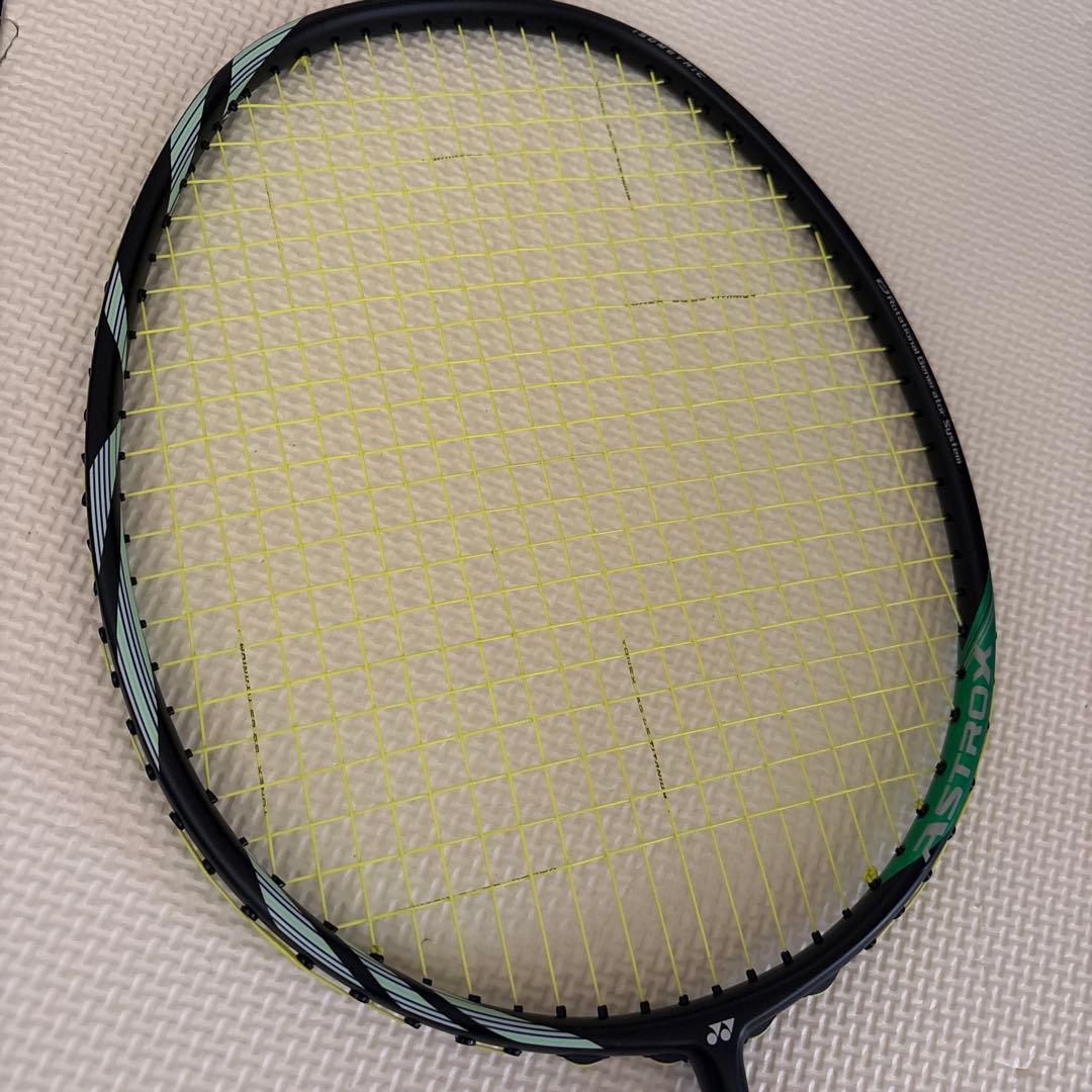 新品　YONEX ASTROX 11 バドミントンラケット