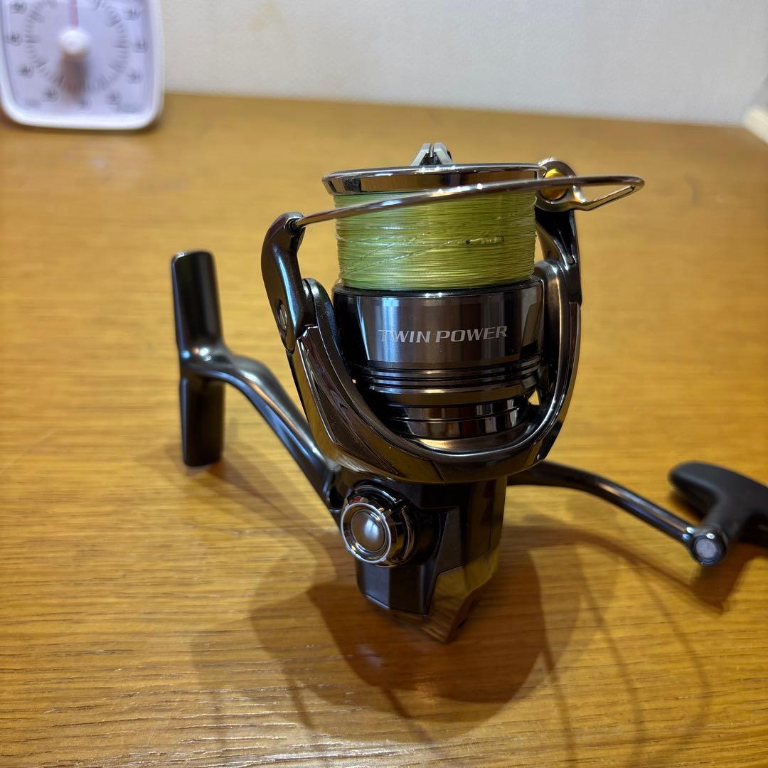 リール 24 TWIN POWER C3000MG