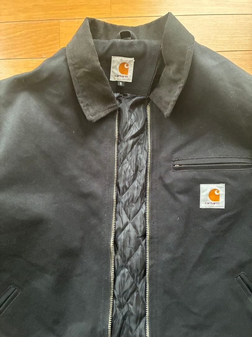 Carhartt ブラックジャケット キルティング