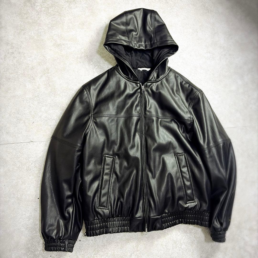 ZARA　フェイクレザー メンズ　フード付きジャケット XLサイズ　光沢　黒