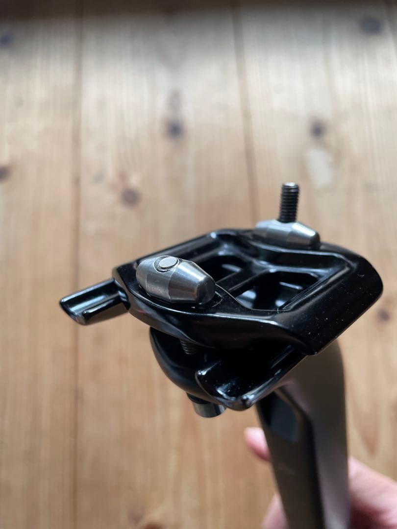 focus izalcomax カーボン　シートポスト　フォーカス　純正