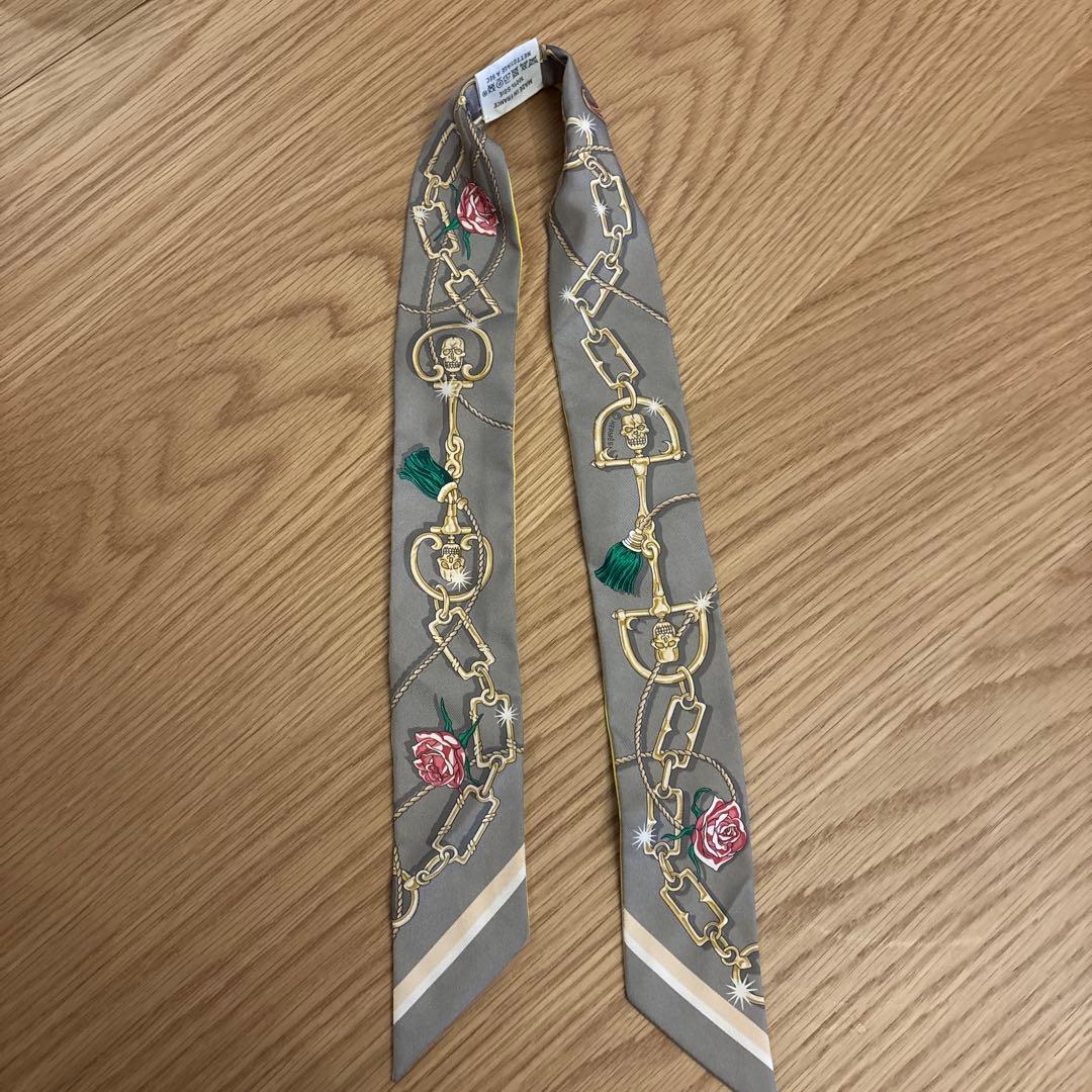 HERMES エルメス　ツイリー　シルクスカーフ グレーとイエロー