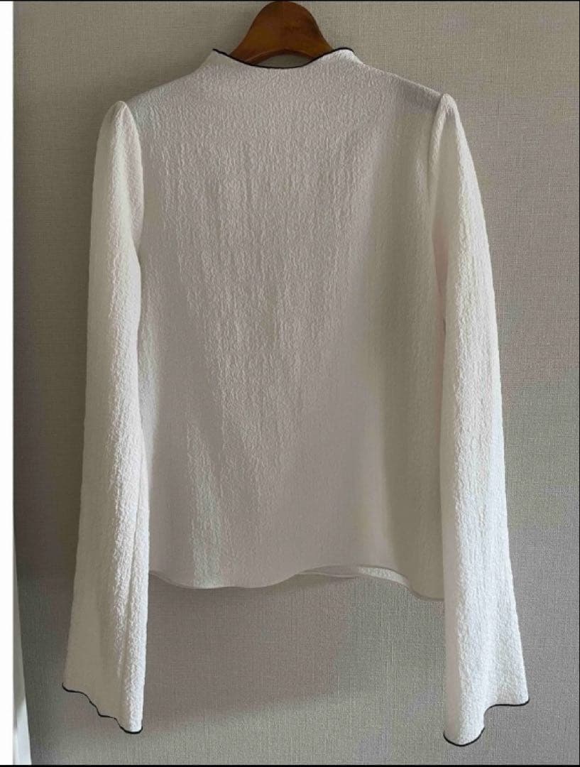 Noble メローブラウス