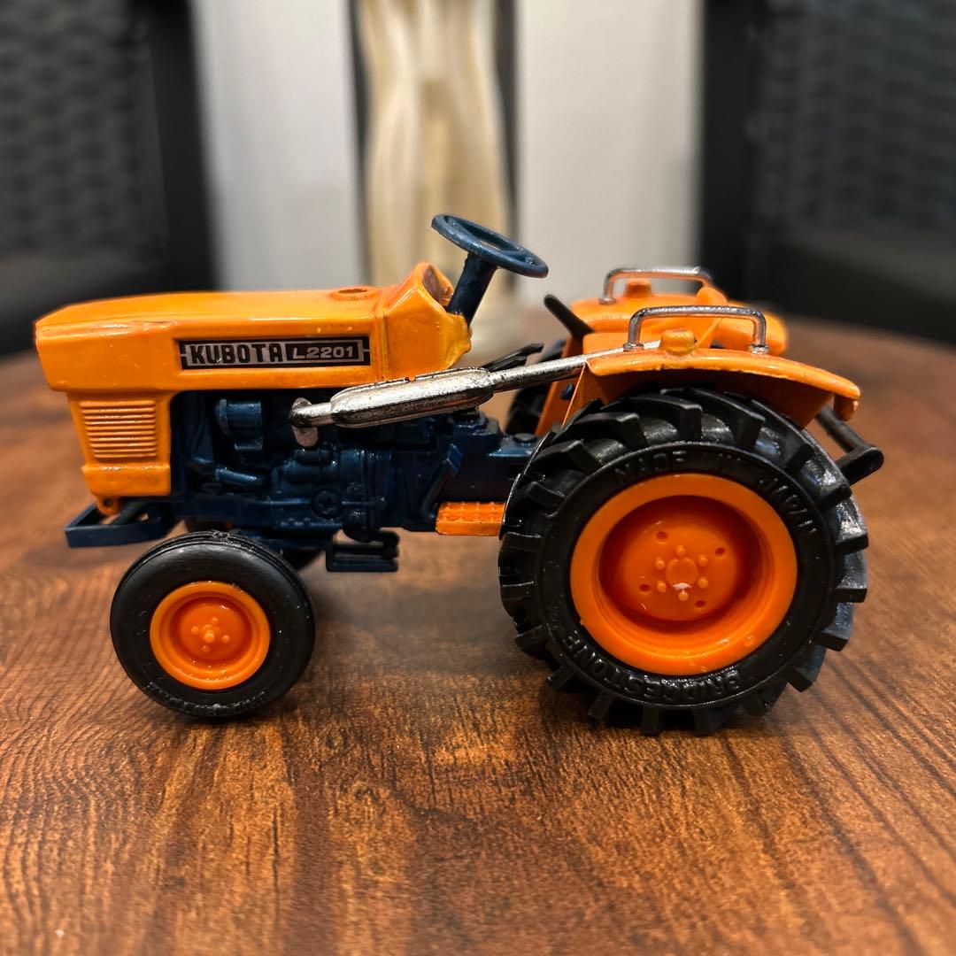ヨネザワのミニカー クボタ トラクターL2201