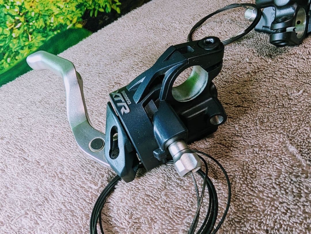 ST-M975 XTR SHIMANO　デュアルコントロールレバー