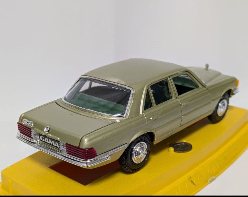 ゆーゆー無言取引OK GAMA ベンツ 350SE + コーギー ルノー