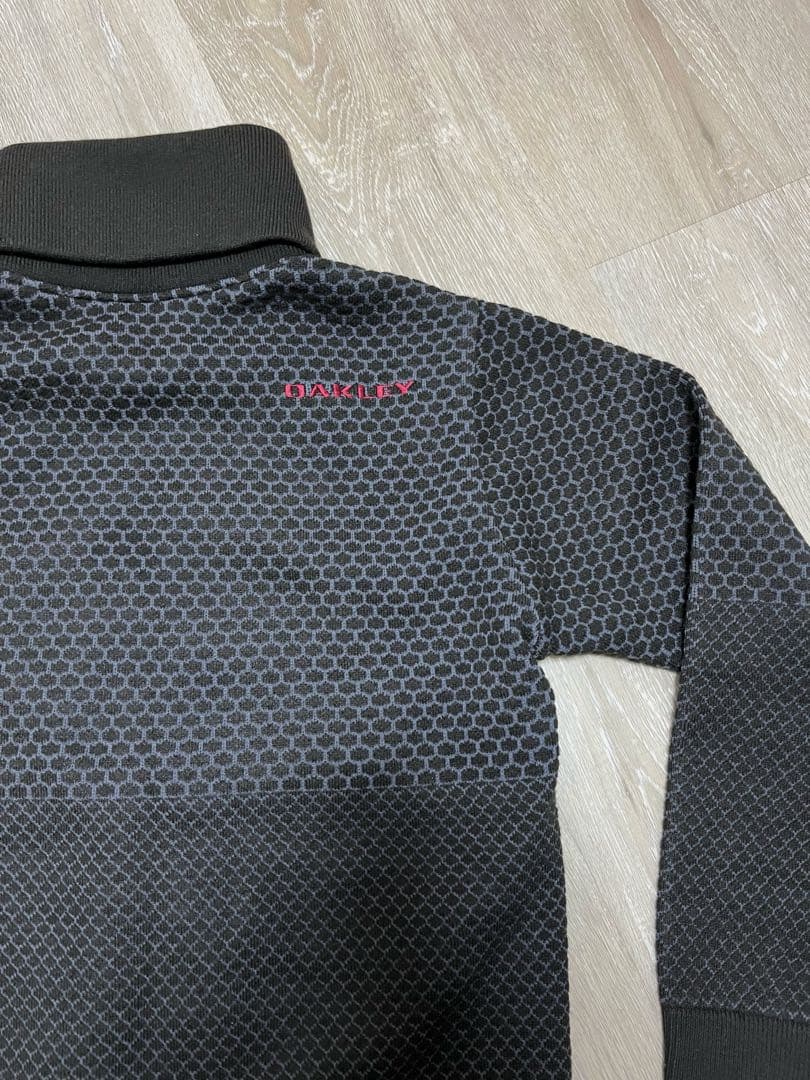 ほぼ新品　オークリー　アウター　オークリーアウター　ハイブリッドブルゾン　L