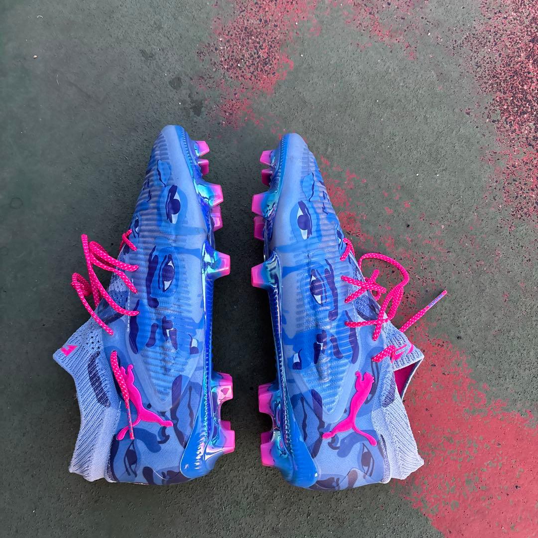 Puma サッカーシューズ FG迷彩柄 青・ピンク