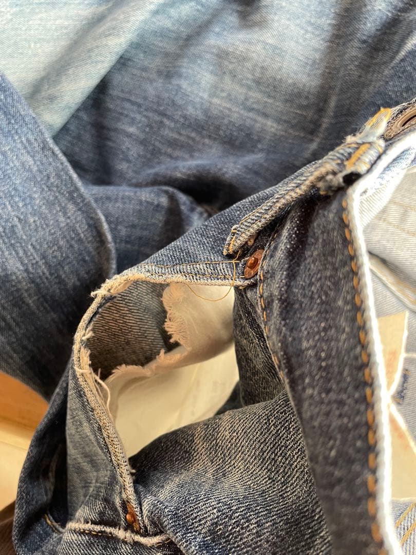 リーバイス　Levi’s 702XX ポケットに破れあり　ご確認ください