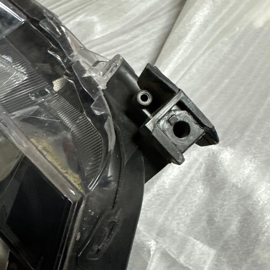 トヨタシエンタLEDヘッドライト右