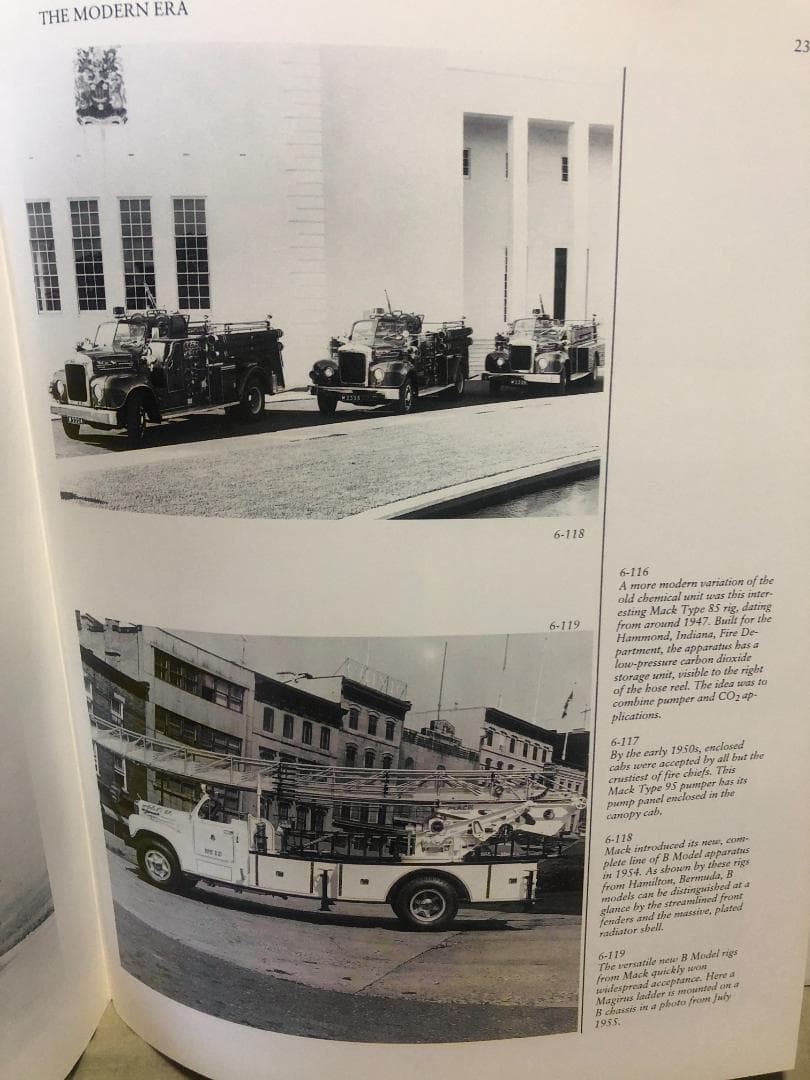 洋書 FIRE ENGINES IN NORTH AMERICA