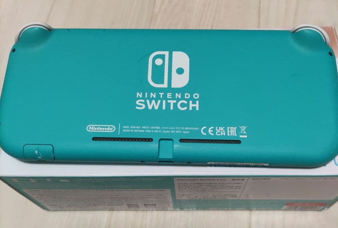 J*読様 ニンテンドースイッチ本体　ケースと充電器付き