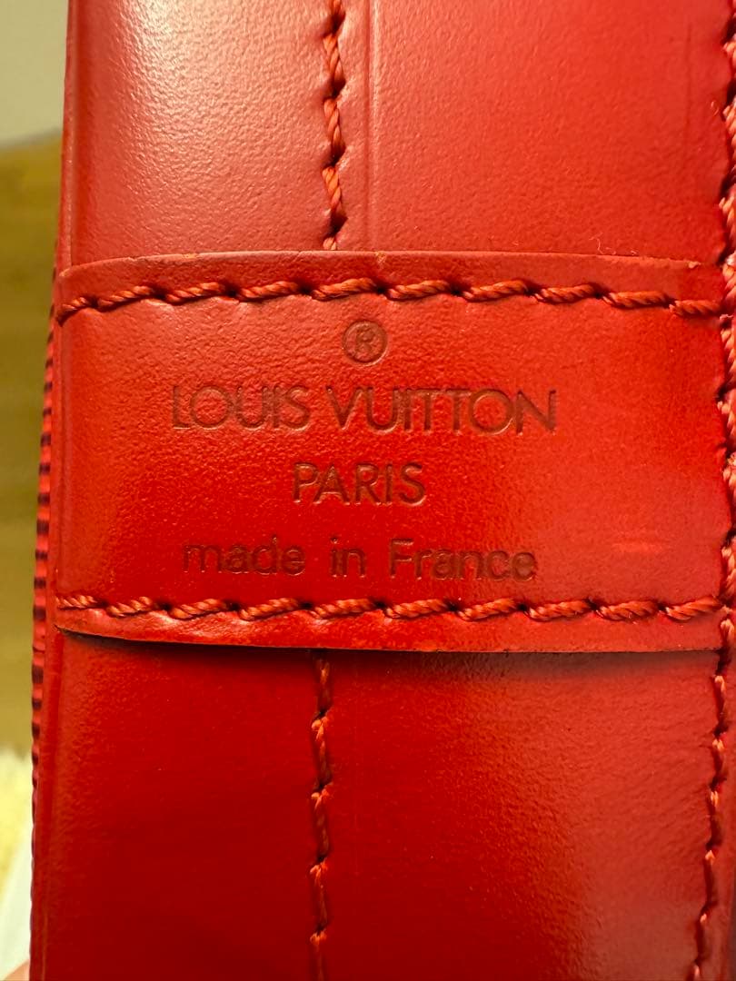 LOUIS VUITTON ルイヴィトン エピ ノエ 巾着 赤