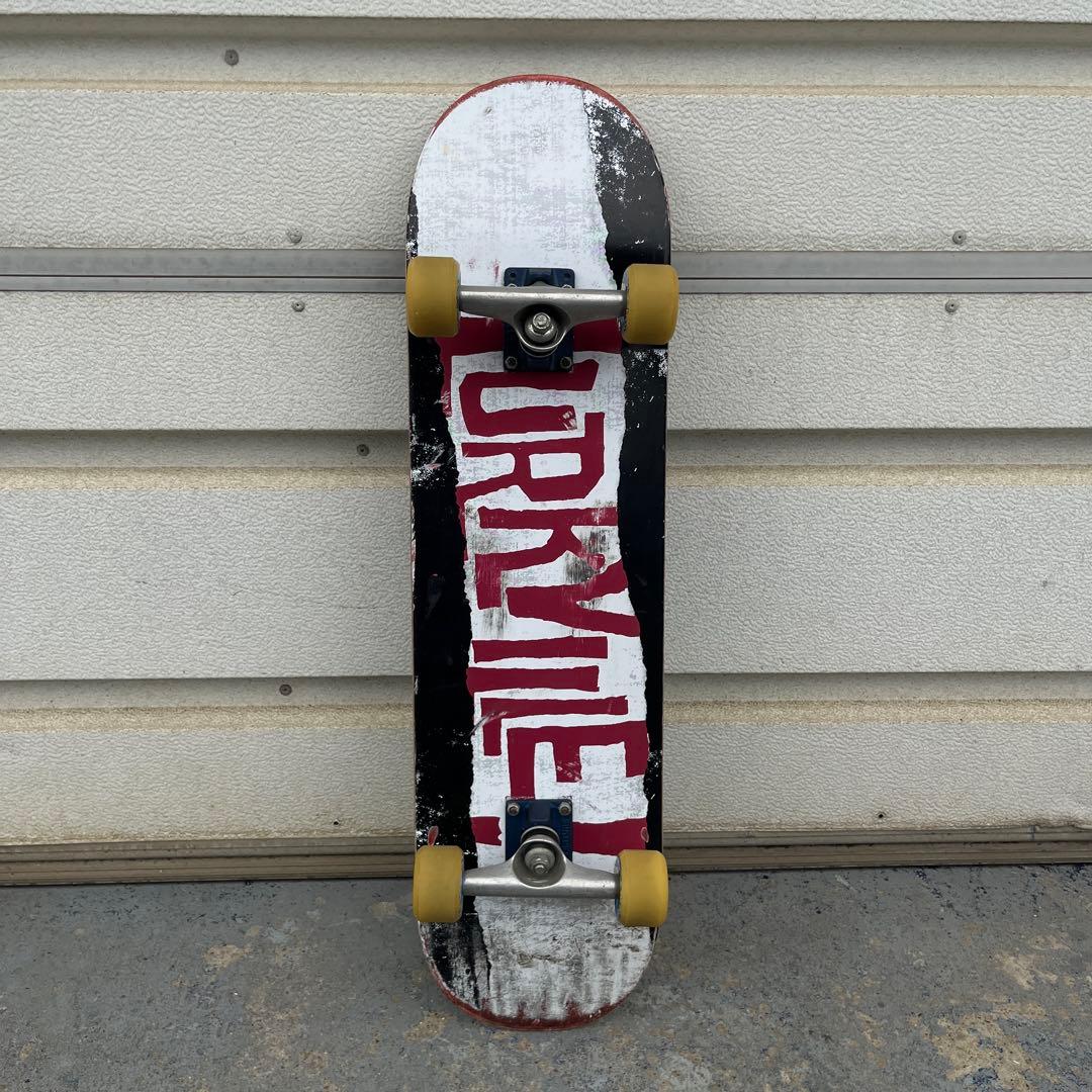 スケートボード LURKVILLE SKATEBOARDS