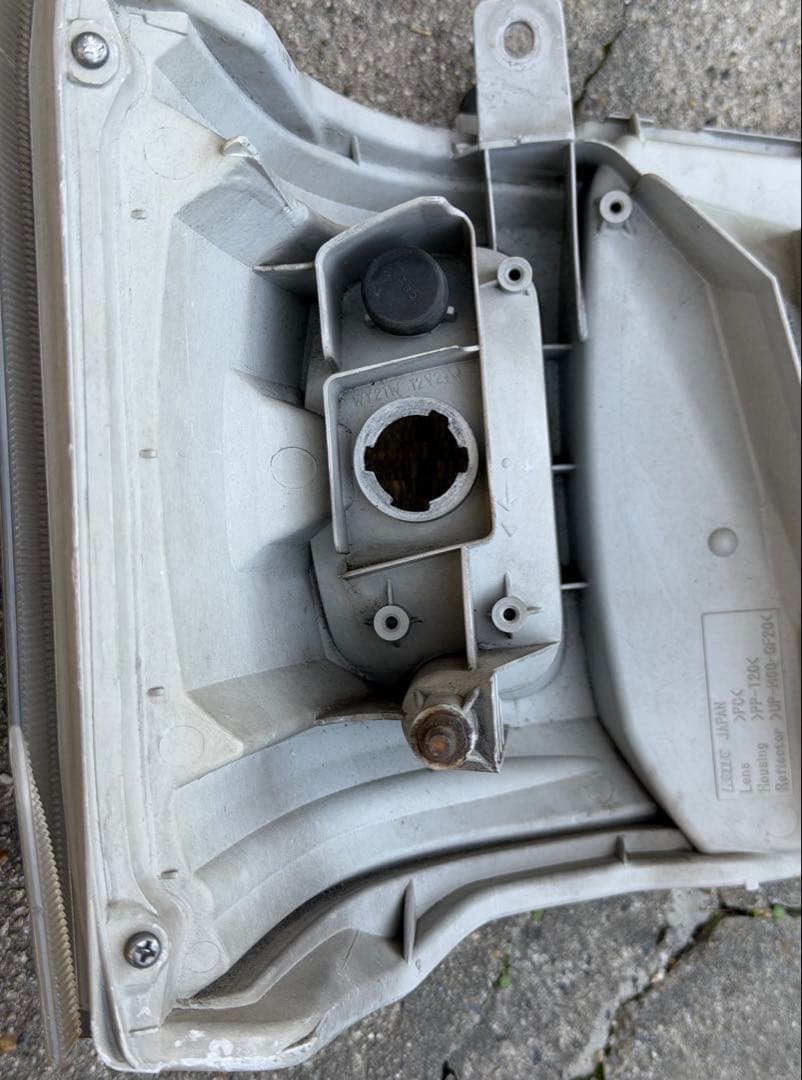 TOYOTA純正200系　ヘッドライト