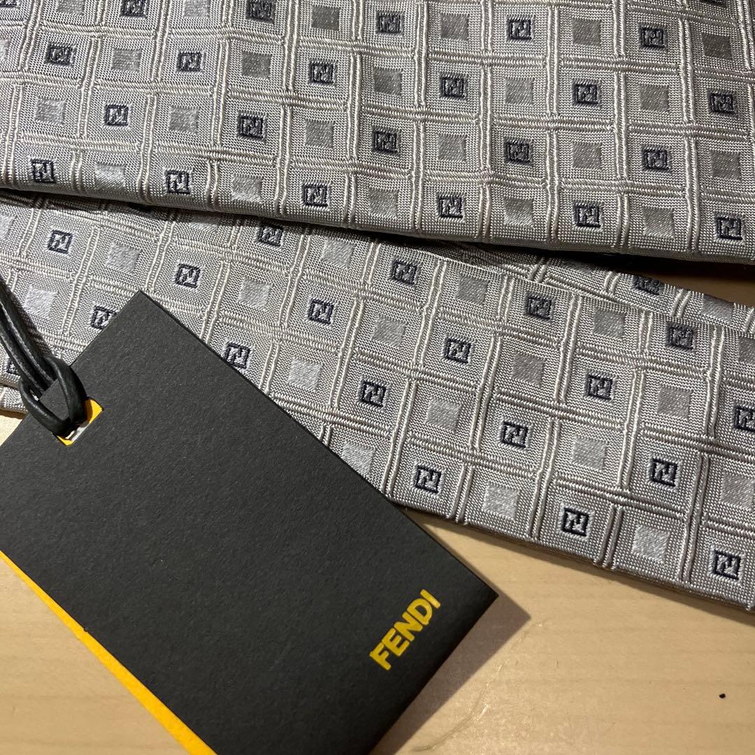 FENDI フェンディ ネクタイ 不織布ケース付き