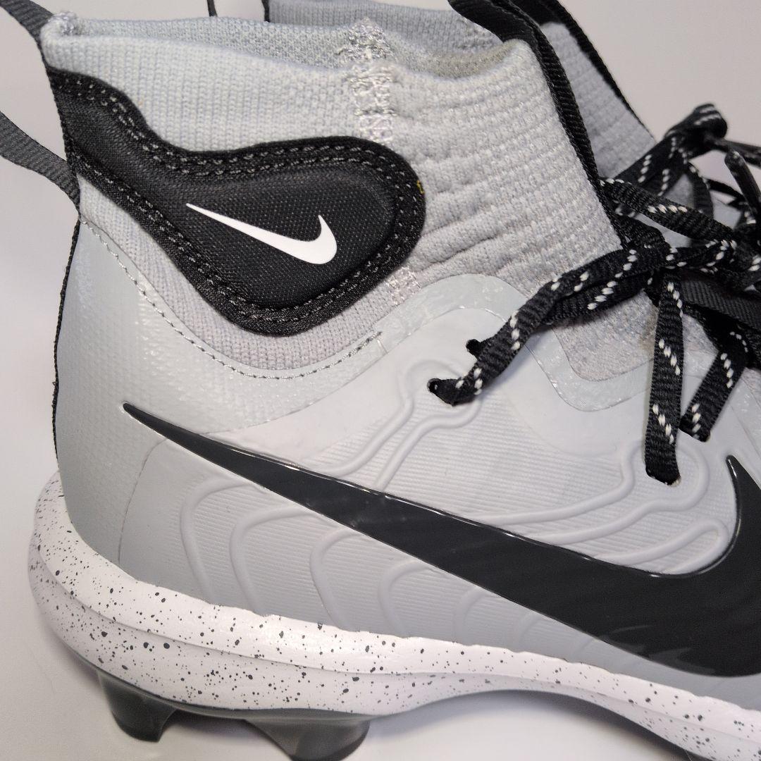 ナイキサッカースパイク　ハイカットスパイク　NIKE