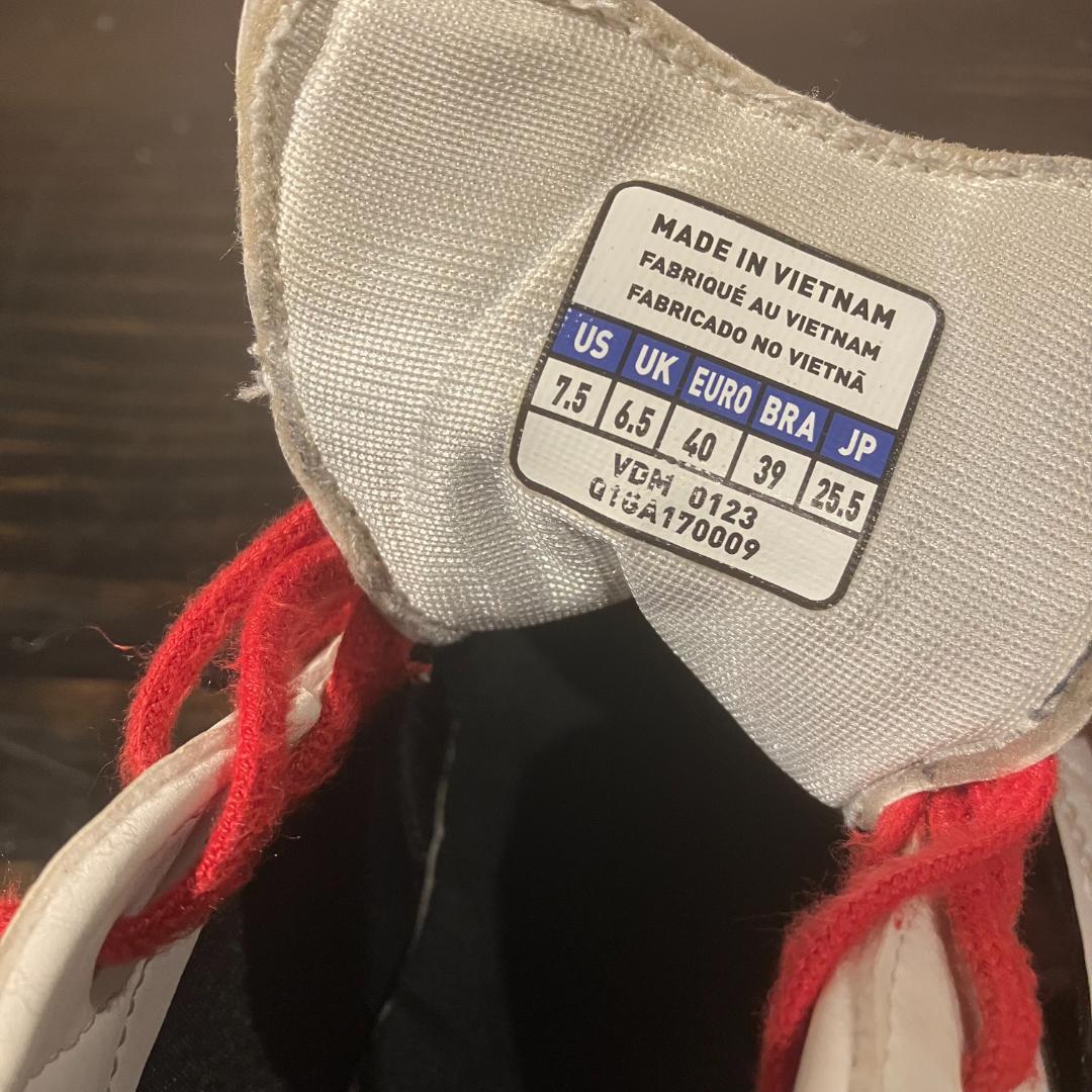 MIZUNO　フットサルシューズ　MORELIA　白/黒/赤　25.5cm