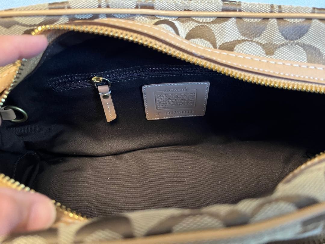 【値下げ】COACH ショルダーバッグ 10533 ハンプトングシグネチャー