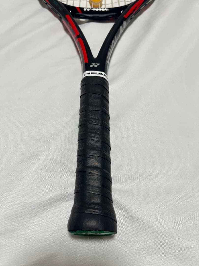 ⭐︎YONEX VCORE テニスラケット ⭐︎赤黒⭐︎カバー付き⭐︎グリップ交換新品⭐︎