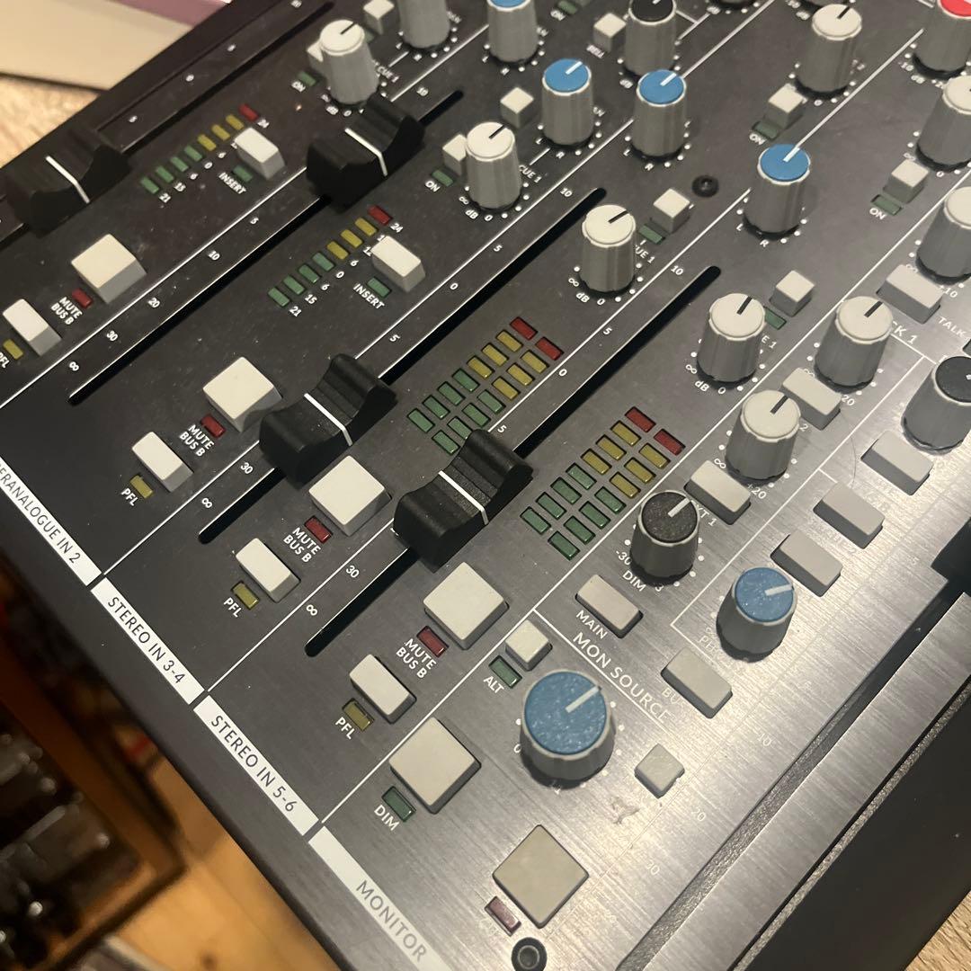 セール中！[美品] Solid State Logic SiX