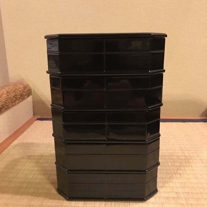 茶道具　縁高重　木製真塗