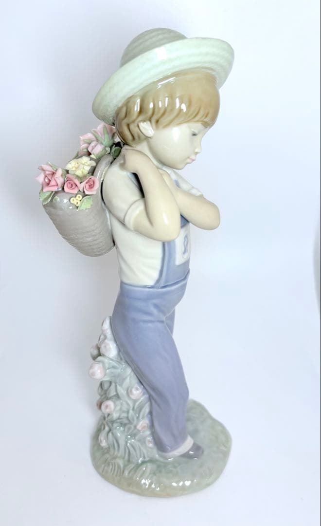 リヤドロ LLADRO かごいっぱいのバラ 少年