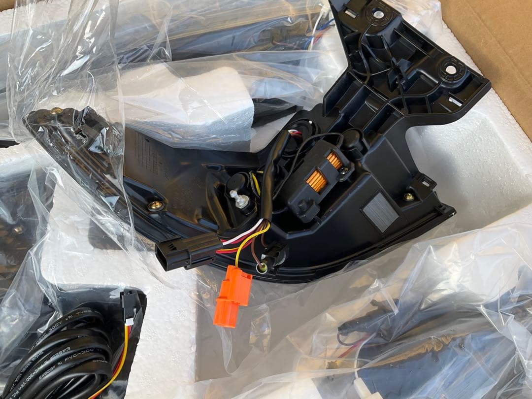 neo　ホンダ ヴェゼル VEZEL RV系前期テールランプ テールライト