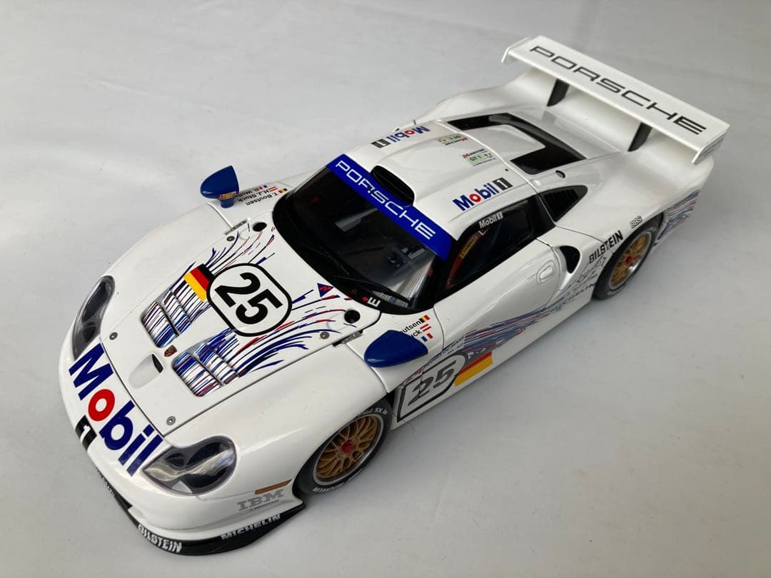 AUTOart 1/18 ポルシェ911GT1 #25 1997年ルマン24時間