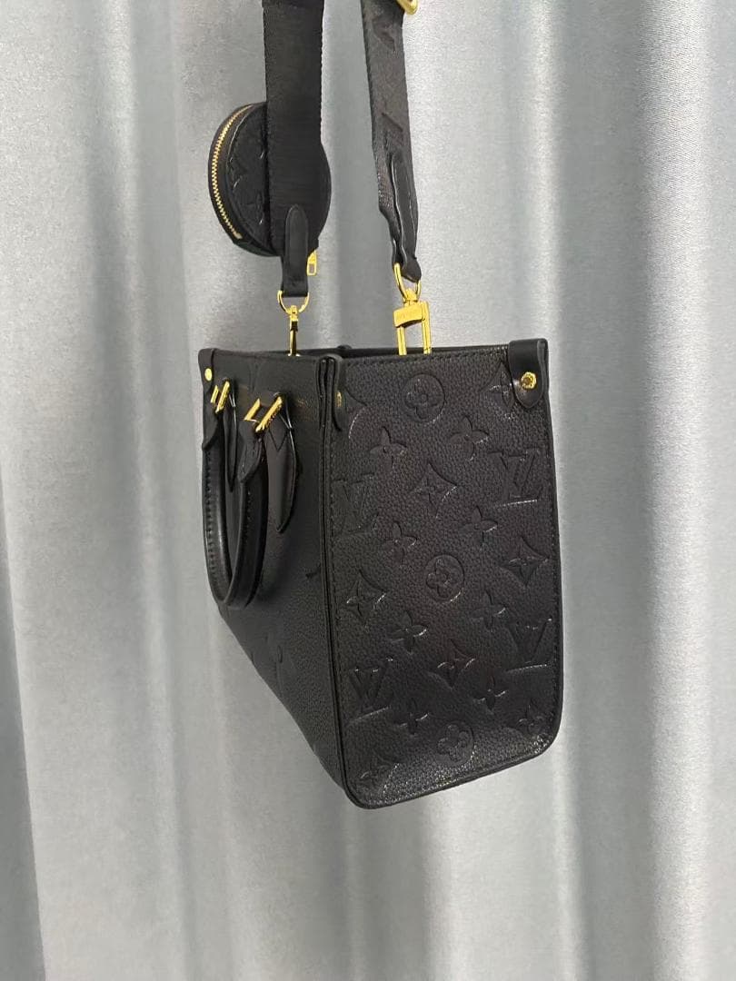 Louis Vuitton 黒いハンドバッグ