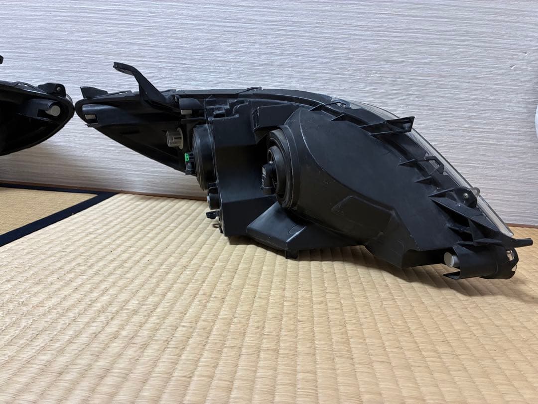30 シエナ 35 純正ヘッドライト インナーブラック 前期 DRL 日本道路用