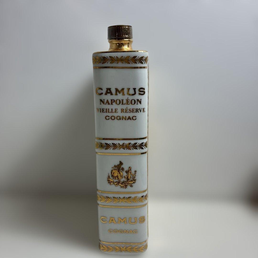 Camus Napoléon Vieille Réserve 陶器ボトル