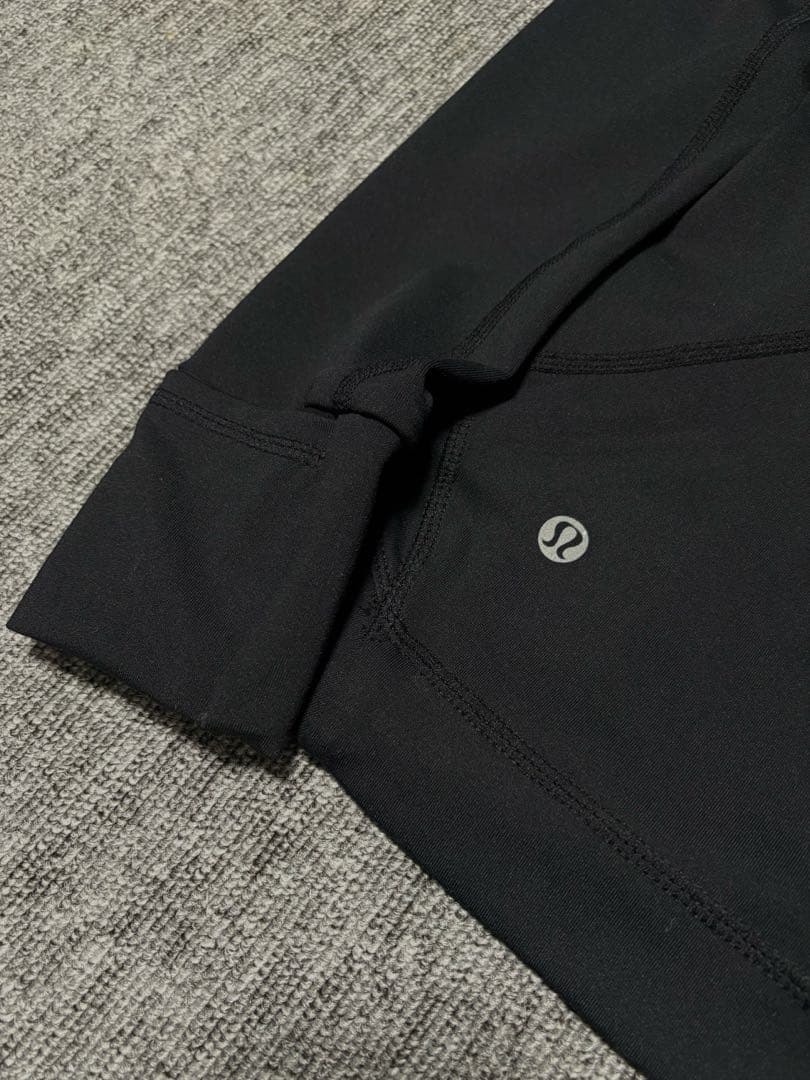 ルルレモンlululemonストレッチ　トップス　ジャケット　ブルゾン　ヨガ