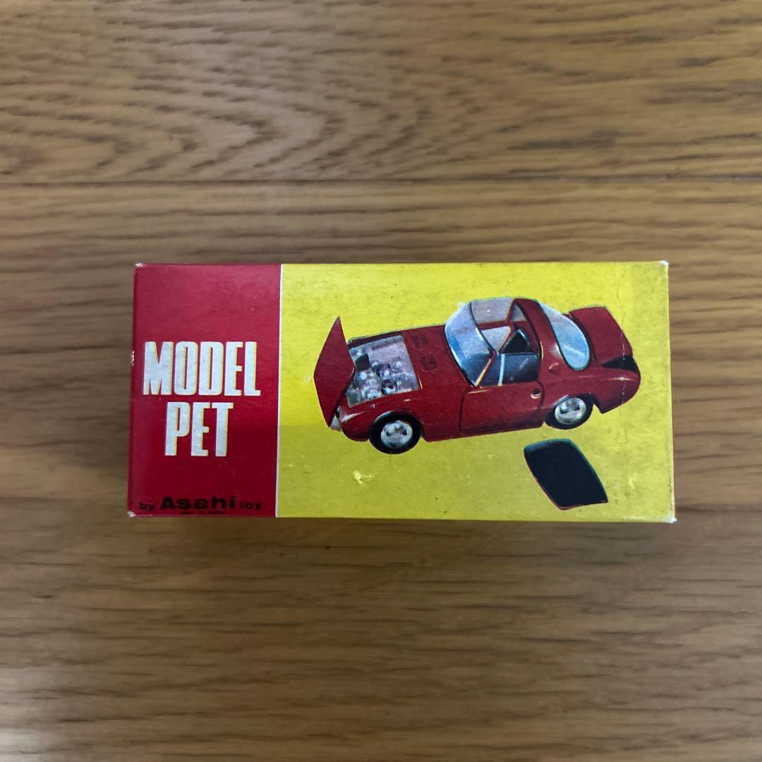 モデルペット トヨタスポーツ800 赤いオープンカー