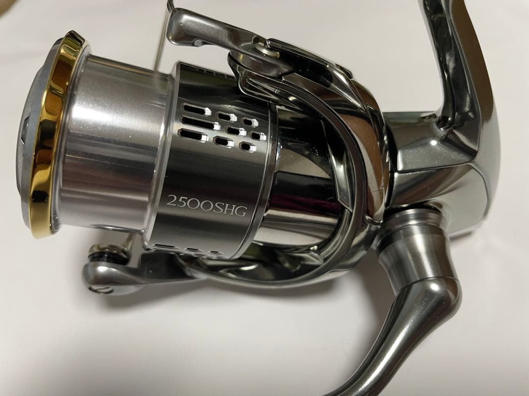値下中【美品】18ステラ 2500SHG ガラスコーティング済み