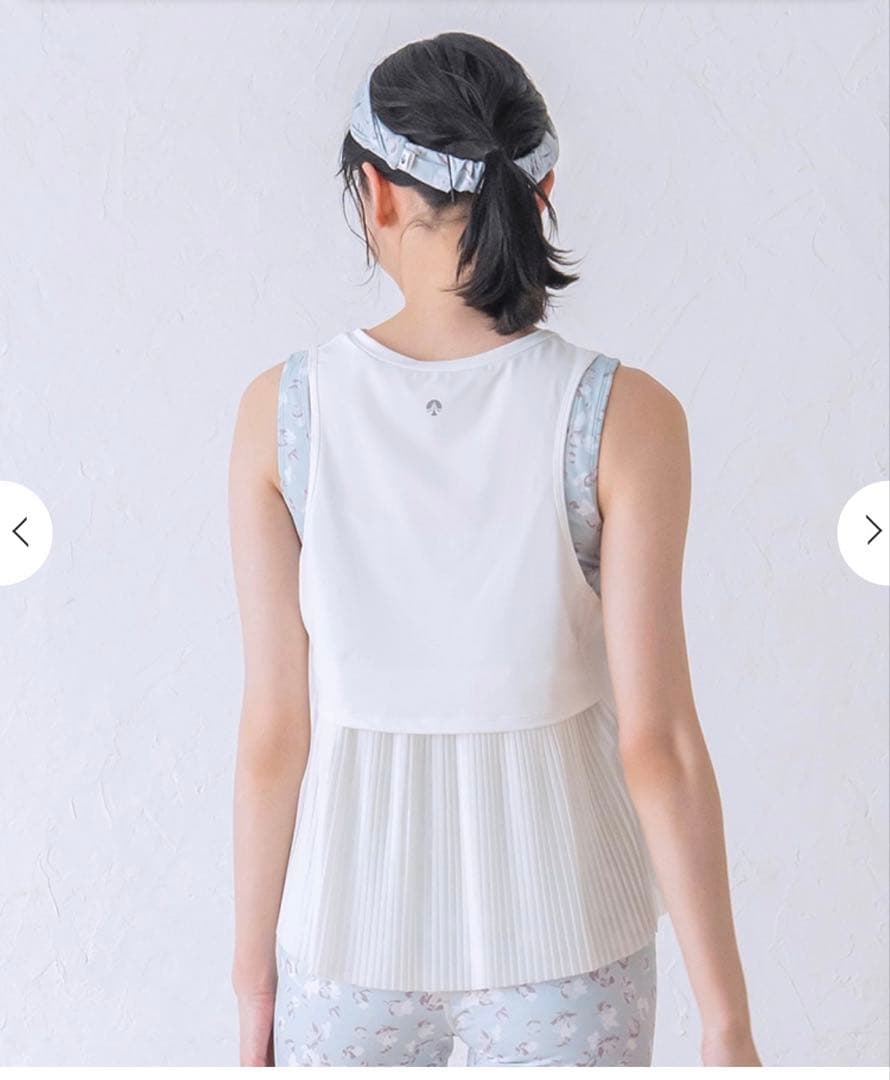 バックプリーツ タンクトップ アイボリー