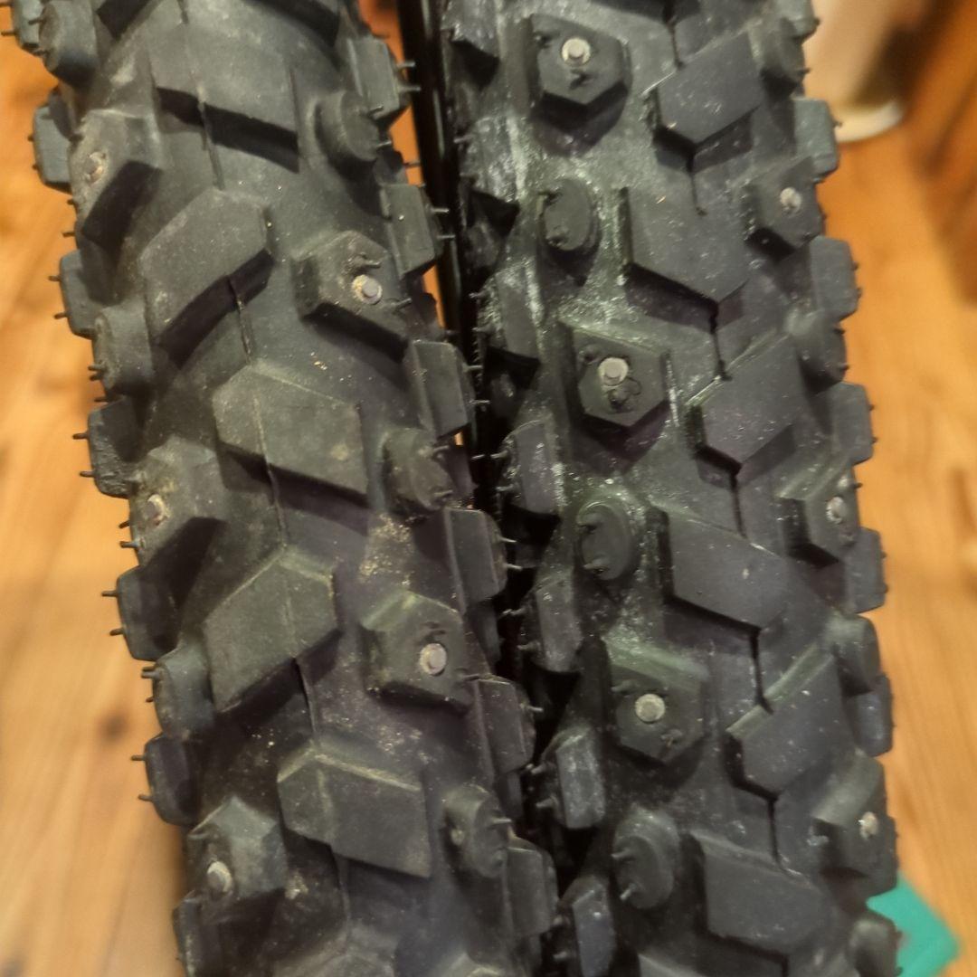 自転車 スパイクタイヤ　SCHWALBE.SPIKES.26-1.9