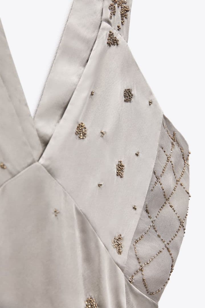 ZARA　刺繍入りサテンワンピース　 LIMITED EDITION　Sサイズ