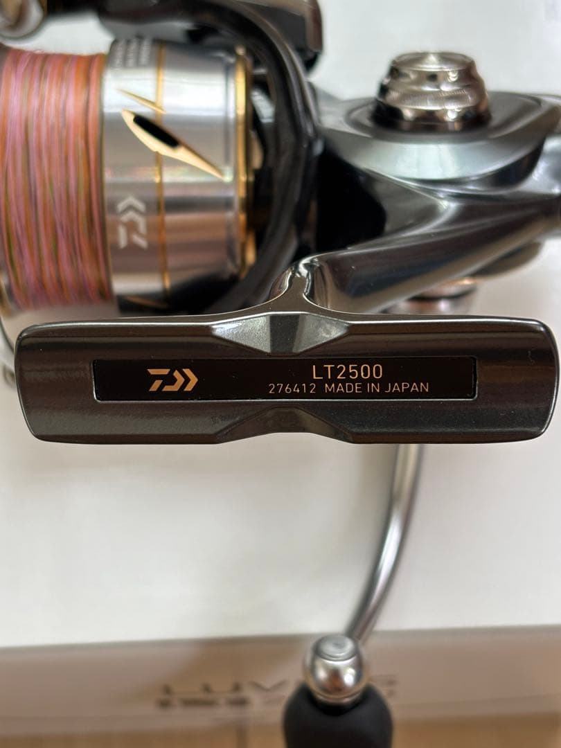DAIWA 20LUVIAS 2500 スピニングリール