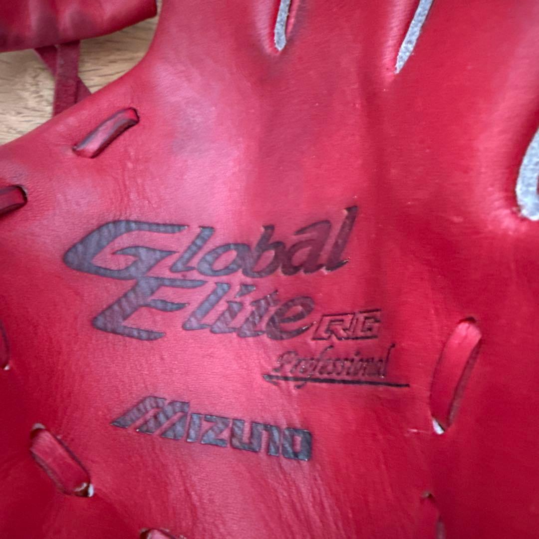 Mizuno Global Elite レッドグローブ 右投げ用