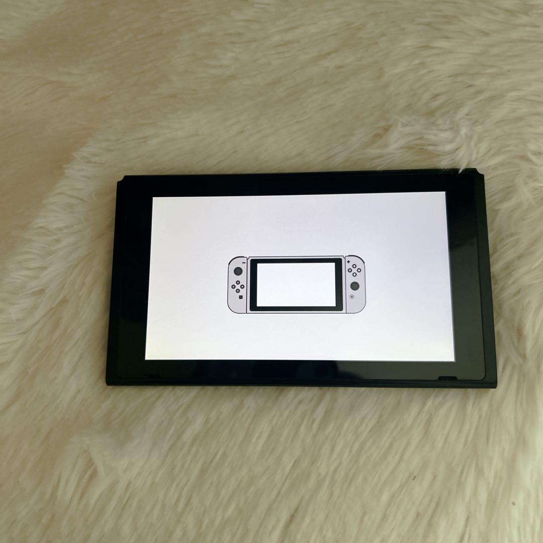 【美品】Nintendo Switch 本体 2018年製