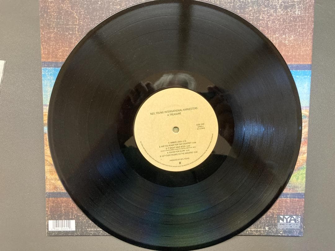 洋楽 NEIL YOUNG / A TREASURE