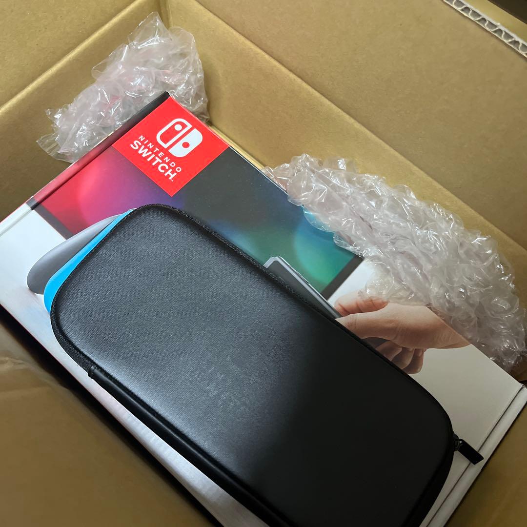 Nintendo Switch 本体 青/赤Joy-Con付き　キャリーケース