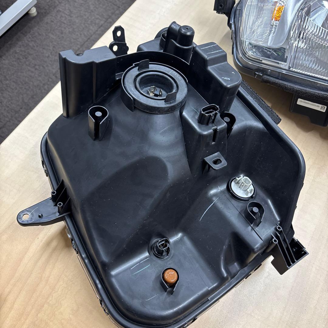 スズキ　DA17V エブリィバン　純正ヘッドライト 左右セット 美品