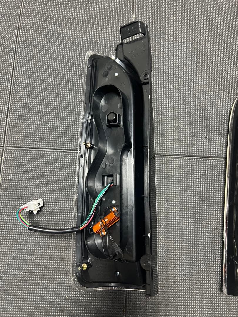 ハイエース　200 系　LEDテールランプ ZERO HOUSE ブレーキランプ